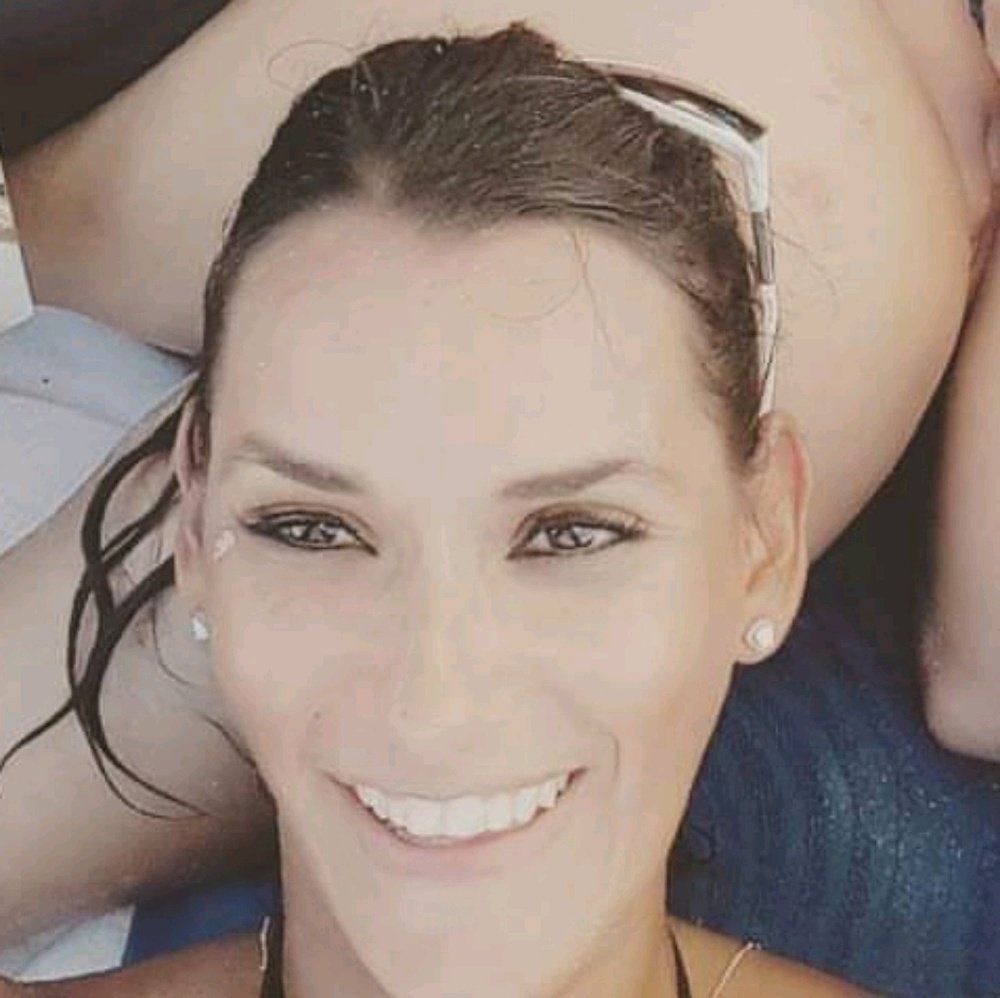 Meet your Posher, Anyeliza